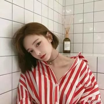 赤裸的公务员